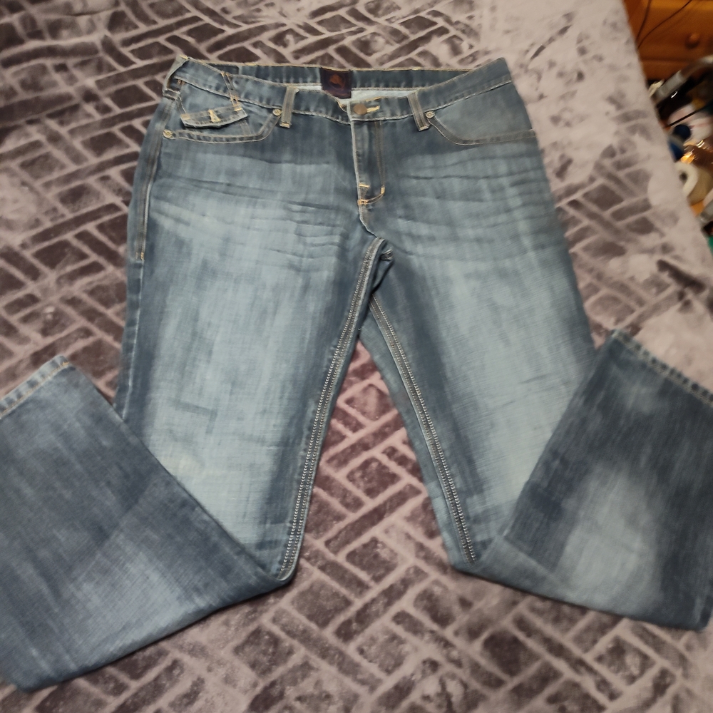 Rock & Republic Men's Blue Jeans - Picture 2 of 9